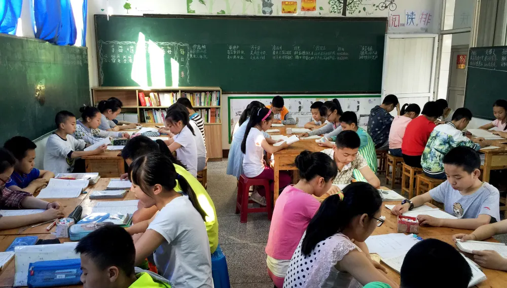 مَن اخترع المدرسة في الصين