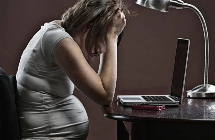 كيف تعالَج نوبات البكاء خلال الحمل