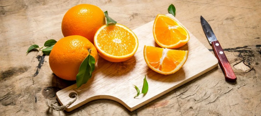 أضرار البرتقال على المعدة