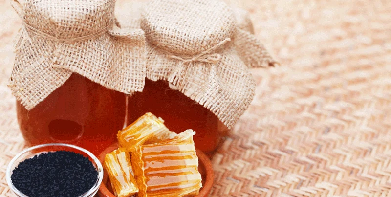فوائد حبة البركة مع العسل لتخفيف التوتر