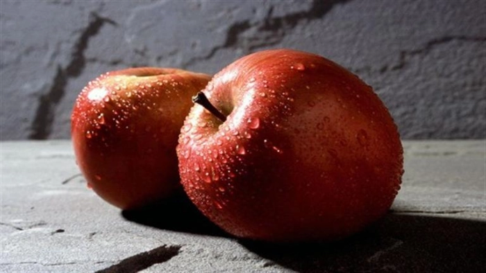 القيمة الغذائية في التفاح الأحمر