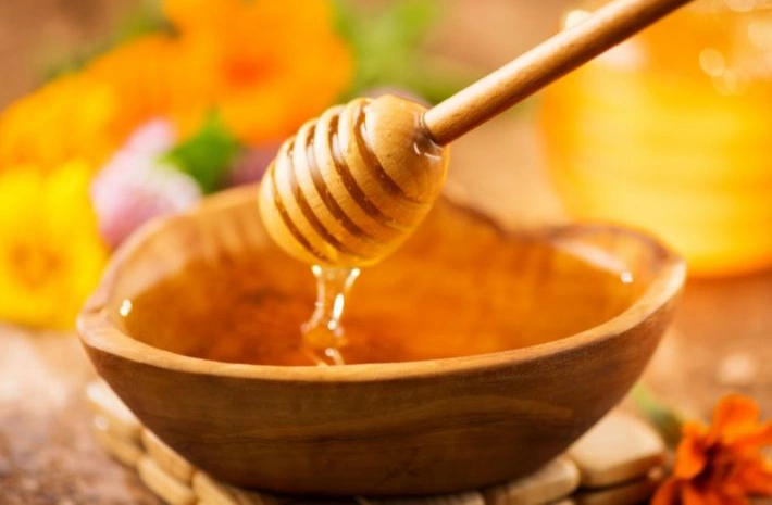 العسل علاج السعال التحسسي في المنزل