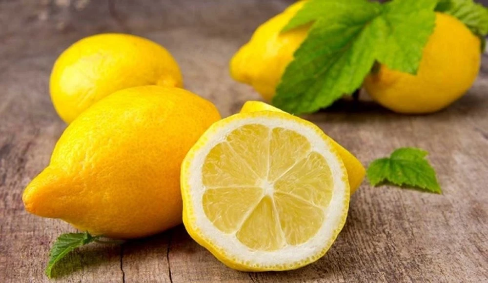 أهم فوائد اكل الليمون للمعدة