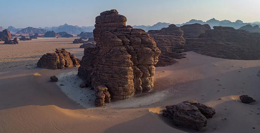 صحراء حسمى من أهم أماكن السياحة في نيوم